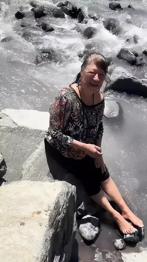 Latina amateur's dirty day in nature with muddy feet and special pissing