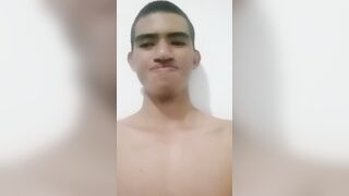 Siempre en las mañanas me levanto con ganas, porque no vienes y me quitas las ganas ????‍