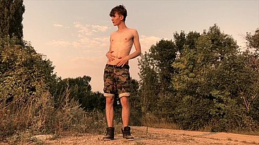 Teenager Jerking off his 9 inches / Huge Veiny Cock / Hot