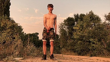 Teenager Jerking off his 9 inches / Huge Veiny Cock / Hot