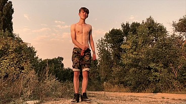 Teenager Jerking off his 9 inches / Huge Veiny Cock / Hot