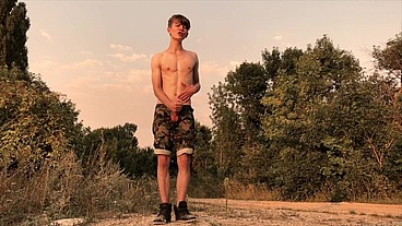 Teenager Jerking off his 9 inches / Huge Veiny Cock / Hot