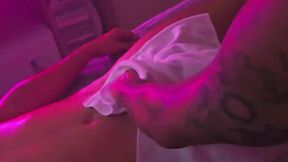 fui receber uma massagem relaxante e o massagista me comeu