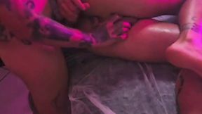 fui receber uma massagem relaxante e o massagista me comeu
