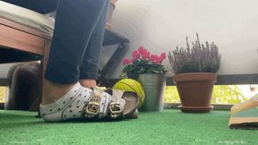 WRINKLED SOLES IN BIRKENSTOCK SLIPPERS - MP4 HD