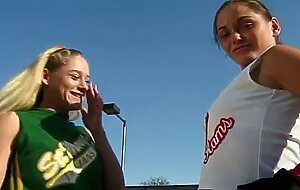 Two teens start lesbian masturbation on the tennis court