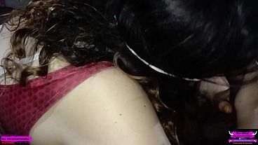 Casada se ajoelha para mamar pauzudo