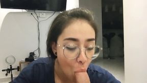 mi novia me empezo chupando la polla y terminamos follando hasta venirme adentro de su cono