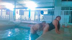 amateur sex in public pool. pool cleaner fucks boss s busty wife, the chubby slut sucks cock and they end up fucking outdoors, homemade video