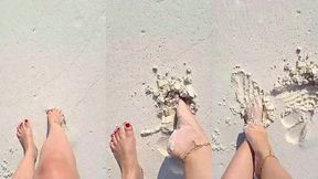 se frotte dans le sable