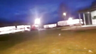 Bez sedla, hluboké hrdlo, neobřezané – nestříhaní francouzští kluci šukají zadky