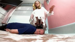 Danielle Squats On His Head FLOOR CAM