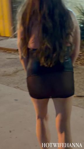 Slutty hotwife gets a surprise BBC at the glory hole in public