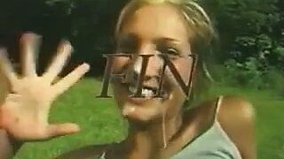 Gruppesex, gangbang, sæd, sæd i ansigtet – intens anal gangbang for MILF-luder