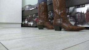 Stinky socks in cowboy boots MP4 HD 720p