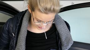Hairy MILF welcomes huge public facial