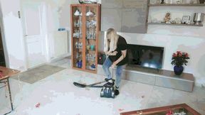 She starts cleaning MP4