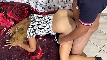Aproveche el Descuido de mi Amigo Para Follarme a su Novia NTR