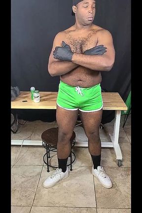 Oiled Muscled Gay Streamer Jerking Giant Cock After Working Out