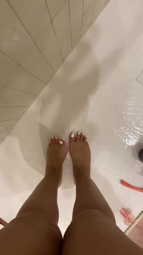 shower foot porn