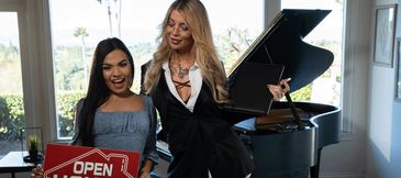 House buyer suck realtors shecock to get the house