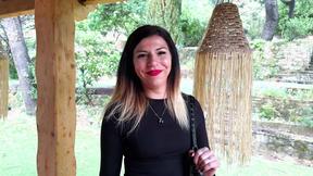 ”Gwen, 27, manager in Lyon!”