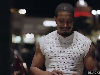 Fit Babe Takes Strangers BBC Like A Pro, 2160p