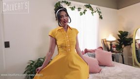 Slutty Trad Wife Cums with a Buttplug