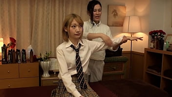 (part2)「イヤだとは言えない&hellip_」女子力UPを目指してやって来たエステ店で、女性施術師に身を委ね安心してたのに男性施術師に交代！？まんまと男の口車に乗せられ拒むことができず快楽に身を委ねてしまった制服美女たちの性感オイルマッサージ 3