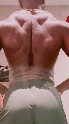 Black Muscle Upper Body Post Workout Pumped Flex Show