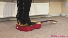 Tiana 3 - Say bye bye to your Guitar (Close-up)