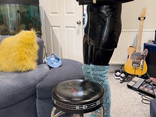 Rubber doll, wanking and being lascivious in my haunch high boots