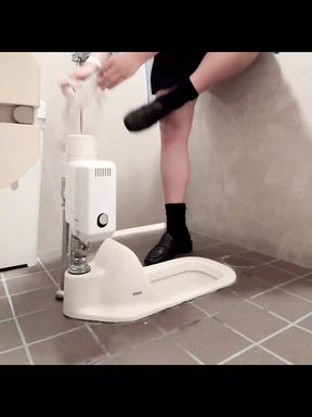 Sissy Mitsuha use the toilet like a girl