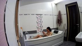 Babe Stella relaxes and sings in the bath