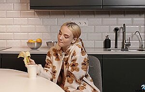 Nubiles, lina sun late night snack