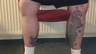 ASMR nærbillede af buttet tysk bjørnefars fede røv bliver kneppet og onaneret til eksplosiv sæd