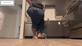 Stepmom Nicole Itchy Feet in kitchen