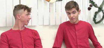 FamilyPornSite. - Levi Rhodes shoots out cum af