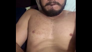 NINFETO TWINK LEVANDO MIJ&Atilde_O E PICA NO CU DO TIOZ&Atilde_O PEDREIRO