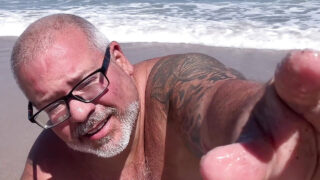 Mature hairy bear’s fat bubble butt fucked hard by big dick in explosive cumshot