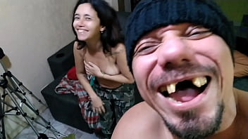 ENSINANDO A NINFETINHA NOVINHA DANY RIO A FILMAR UM PORNO