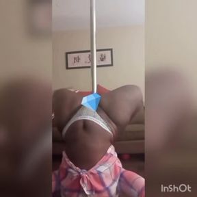 Coco goes of to rubberband og