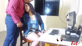 secretaria caliente se folla a su jefe y al final recibe cum facial ( parte i)