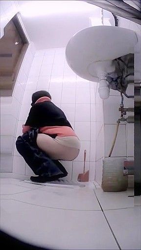 pissing 66