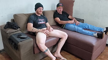 eu e meu enteado batendo uma juntos