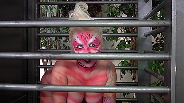 Two Lesbian Cats With Big Tits And Phat Asses Lick And Finger Each Other