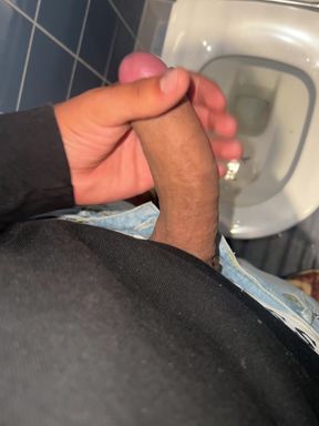 My big dick Are there any hot moms who like big dicks?