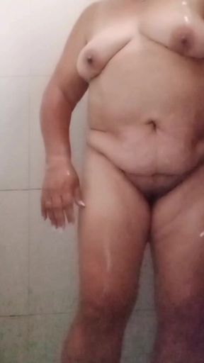 Mature BBW Bathing and Touching