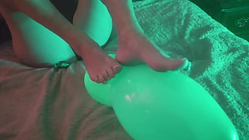 Alien Inflatable Encounter