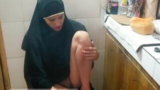 Pakistani Ex-Wife into Hijab Smoking and Showing Butt Hole at Kitchen